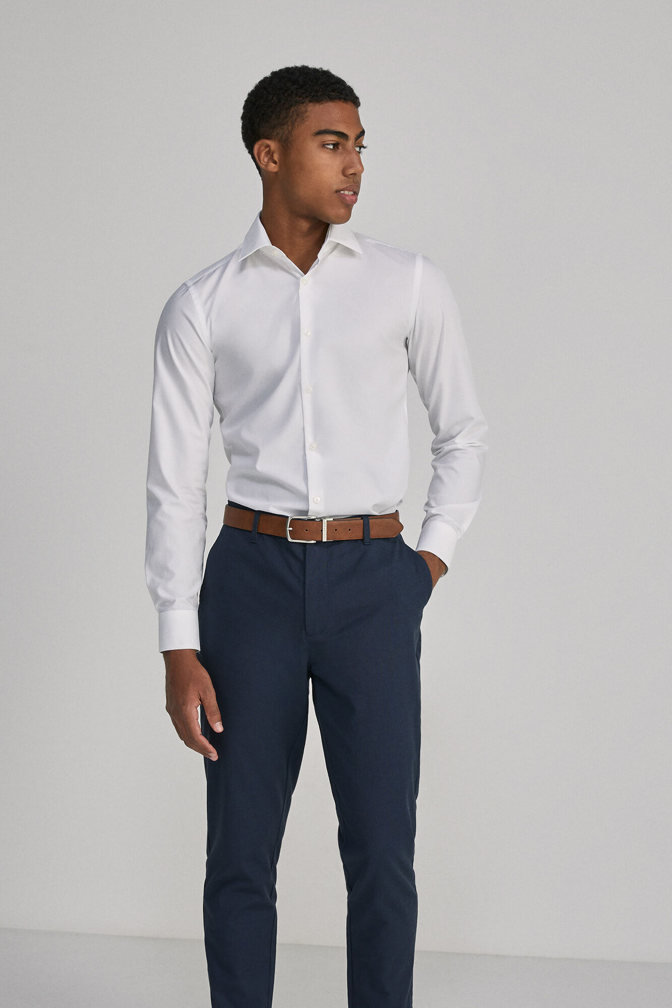 Camisa versátil para qualquer ocasião - branca