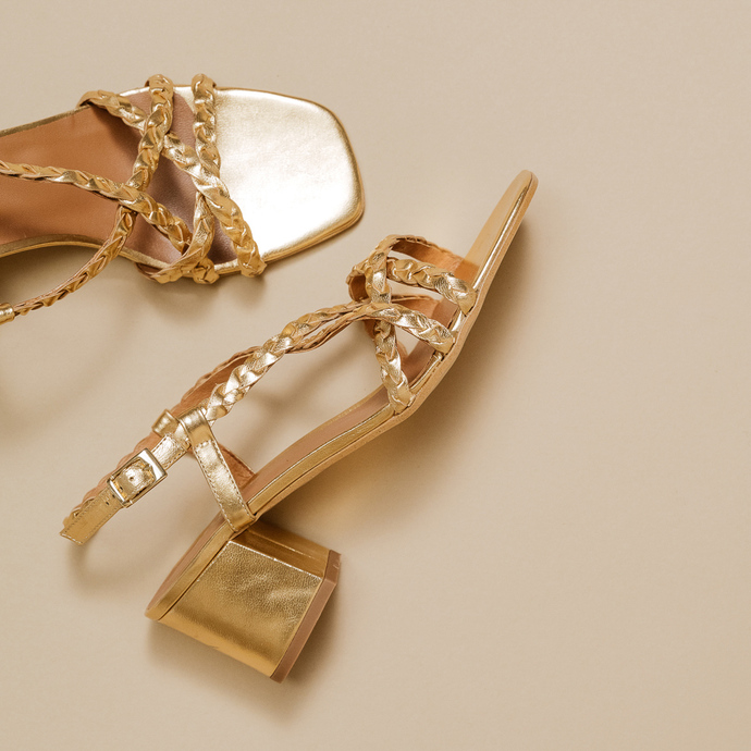 Sandales à brides croisées  en cuir métallisé or