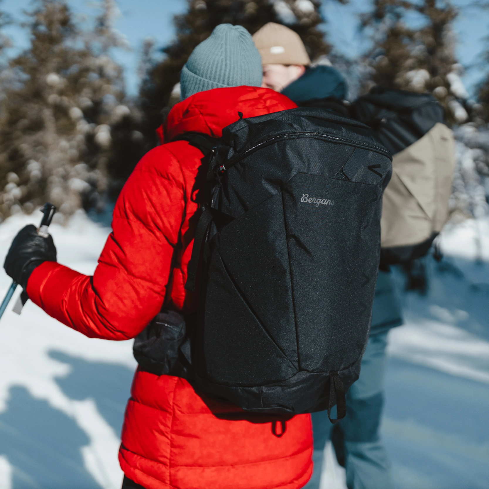 Vaagaa Daypack 33 S/M Black / Dark Shadow Grey