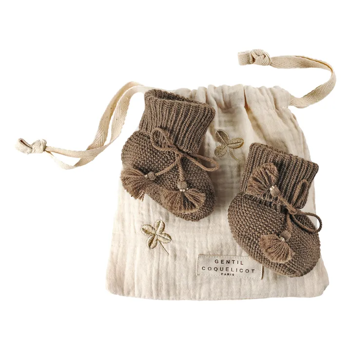 Gentil Coquelicot Chaussons en tricot et pochon brodé | Chocolat