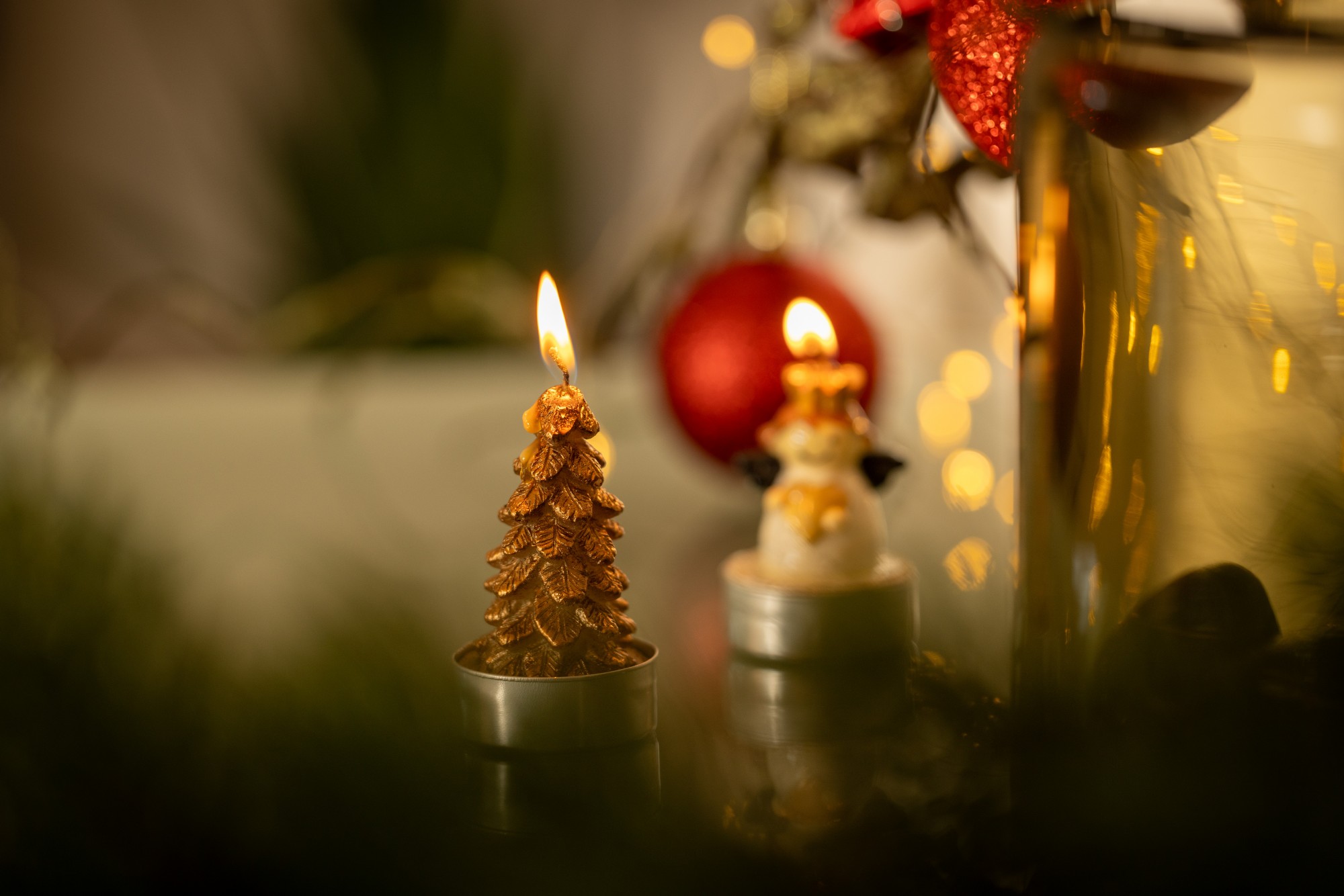 Kerze 'Tannenbaum' gold, H 7 cm, Ø 3,8 cm von fischer's lagerhaus