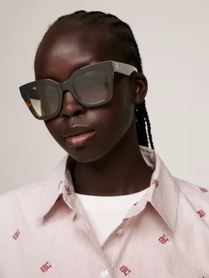 Óculos de Sol Oversized com Monograma TH em Formato de Borboleta