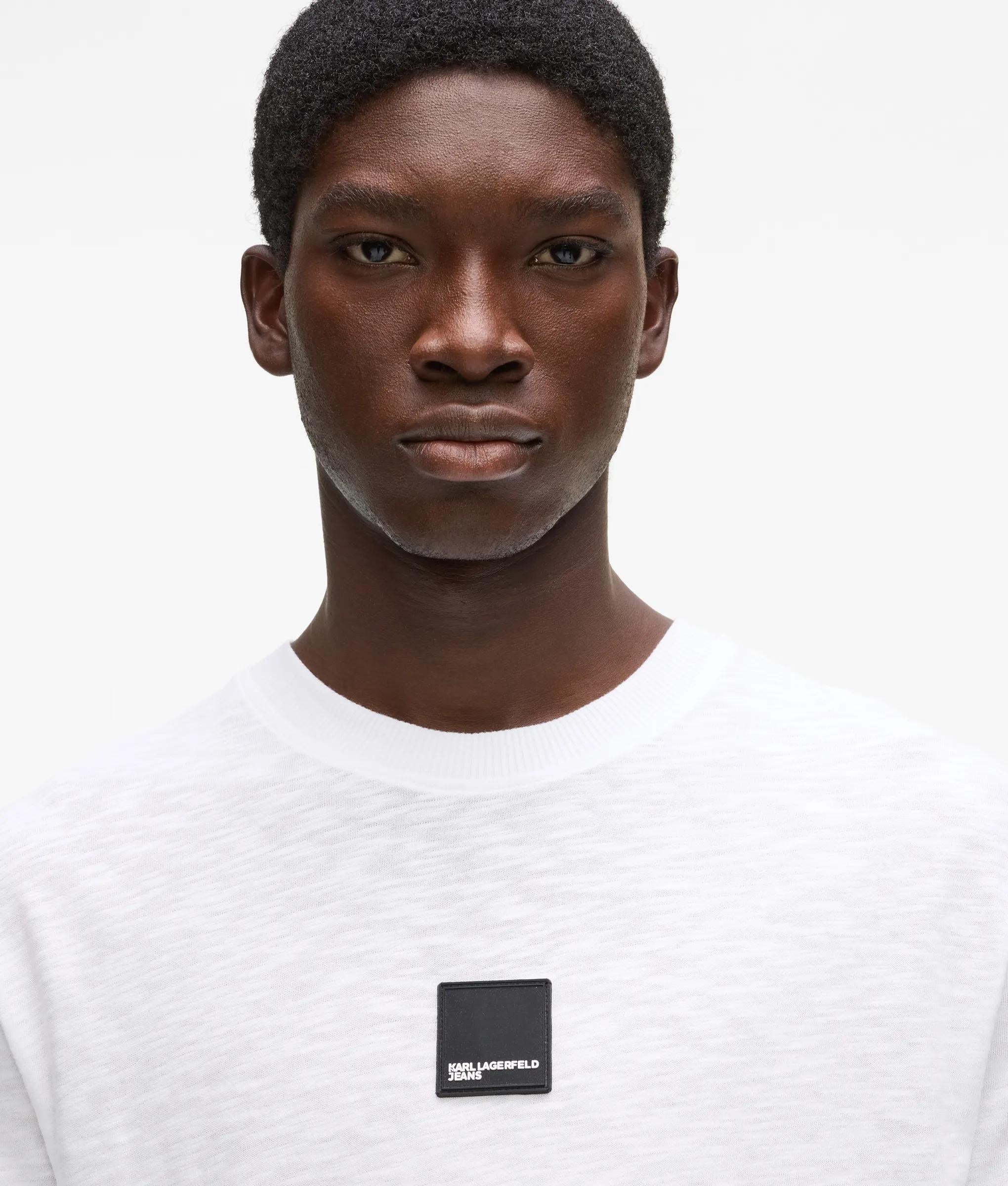 T-shirt met gebogen zoom