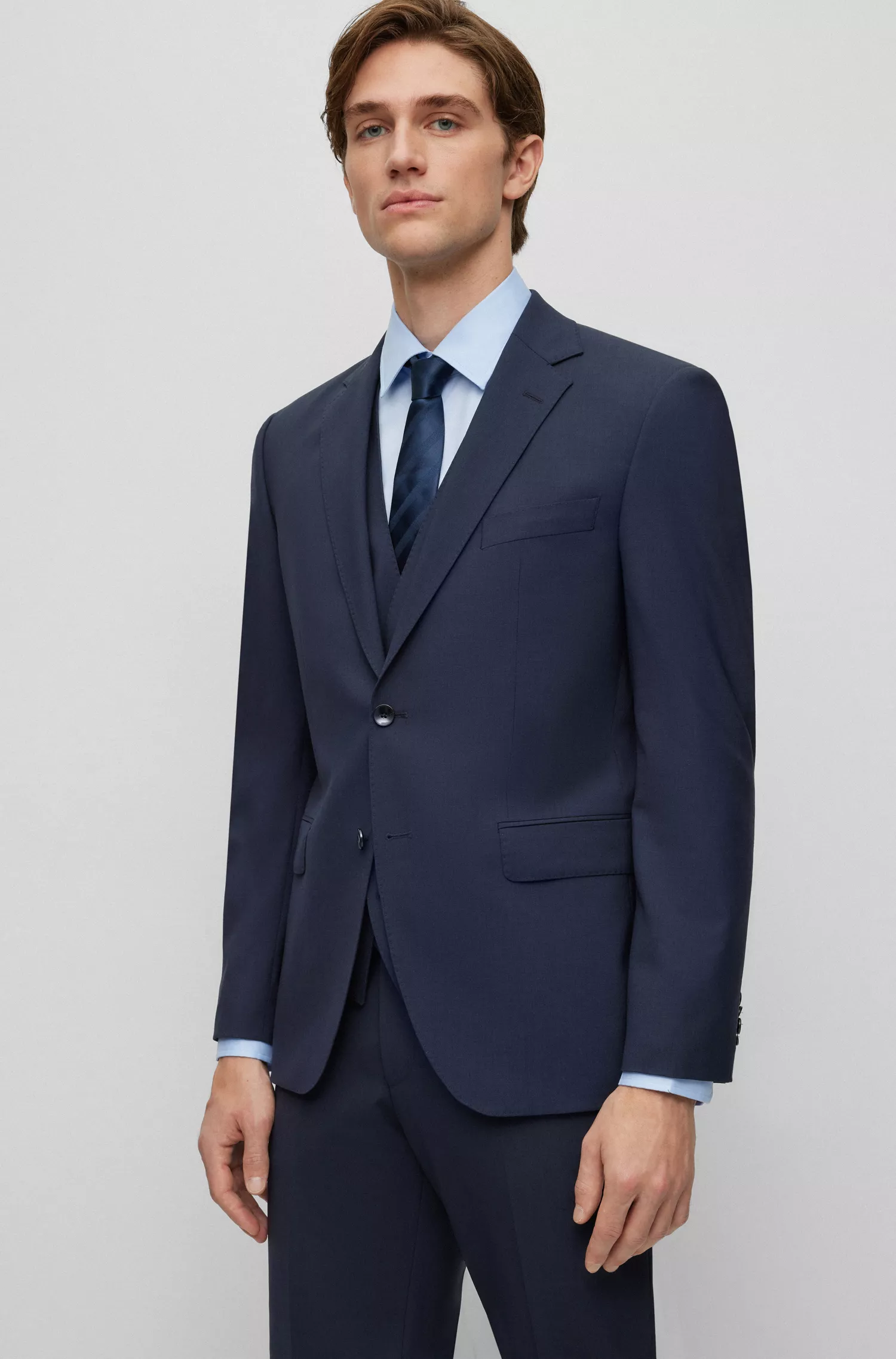 Camisa BOSS preta de corte regular em popeline de algodão fácil de passar.