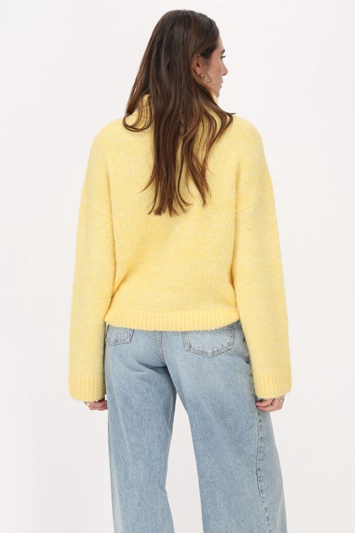 Gele wijde trui met turtleneck