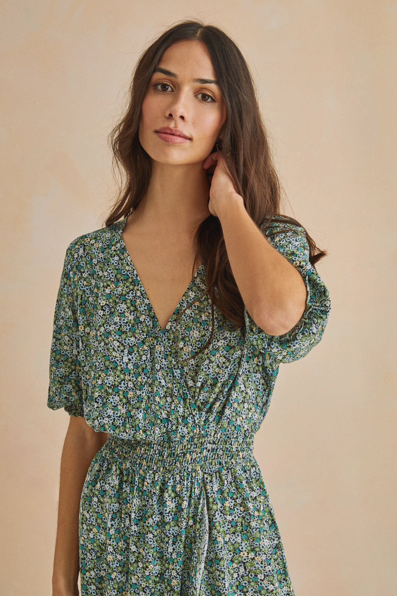 Vestido midi verde estampado com modelagem evasê - estampado