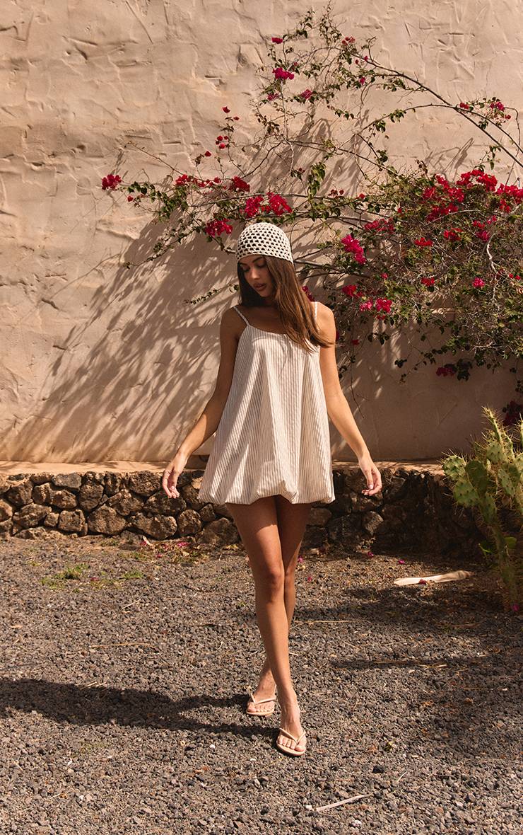 Crème Robe Bouffante À Rayures Et Bretelles