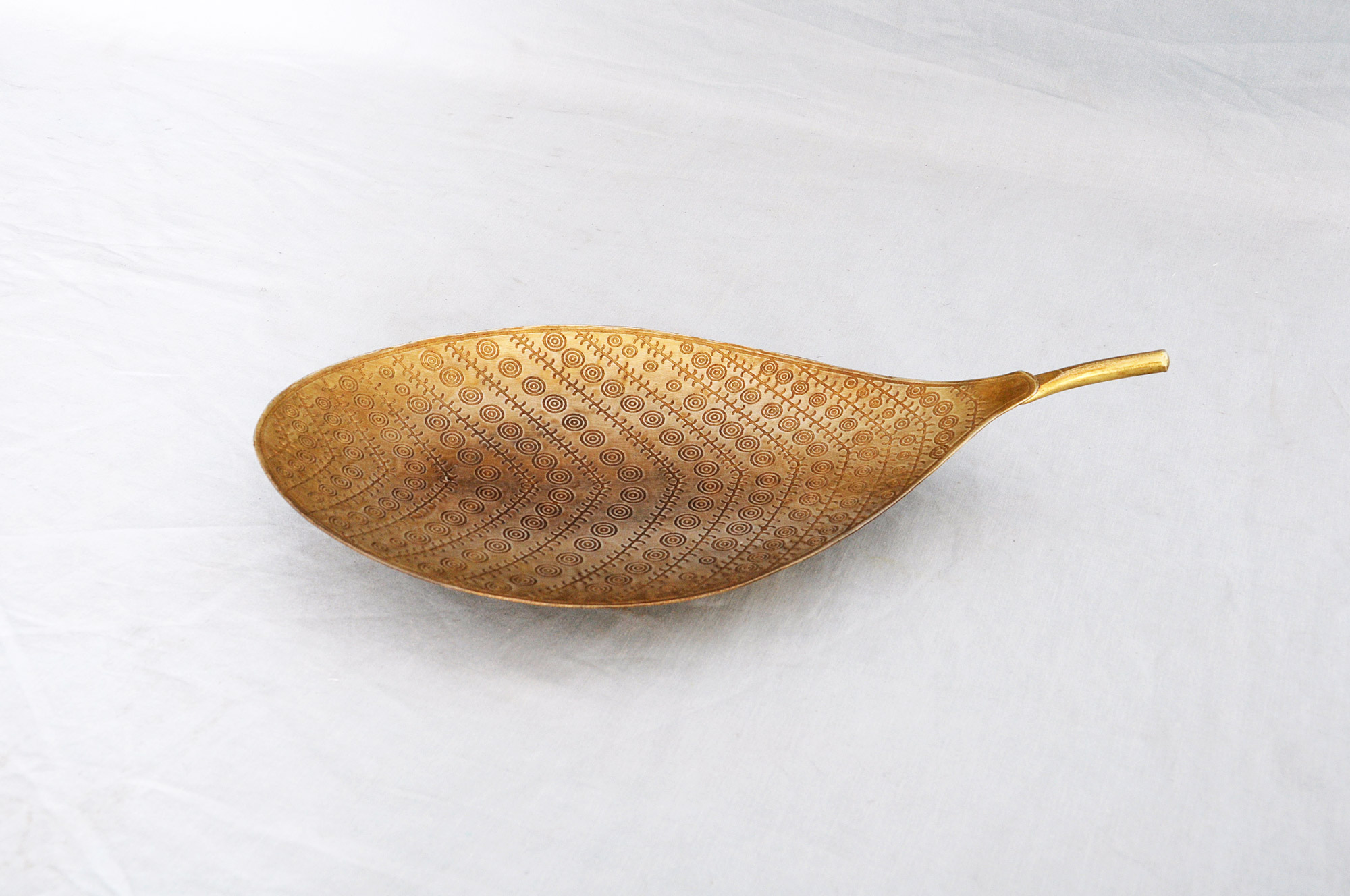 Ablage 'Blatt' gold, B 28,5 cm, L 14 cm, H 5,5 cm von fischer's lagerhaus
