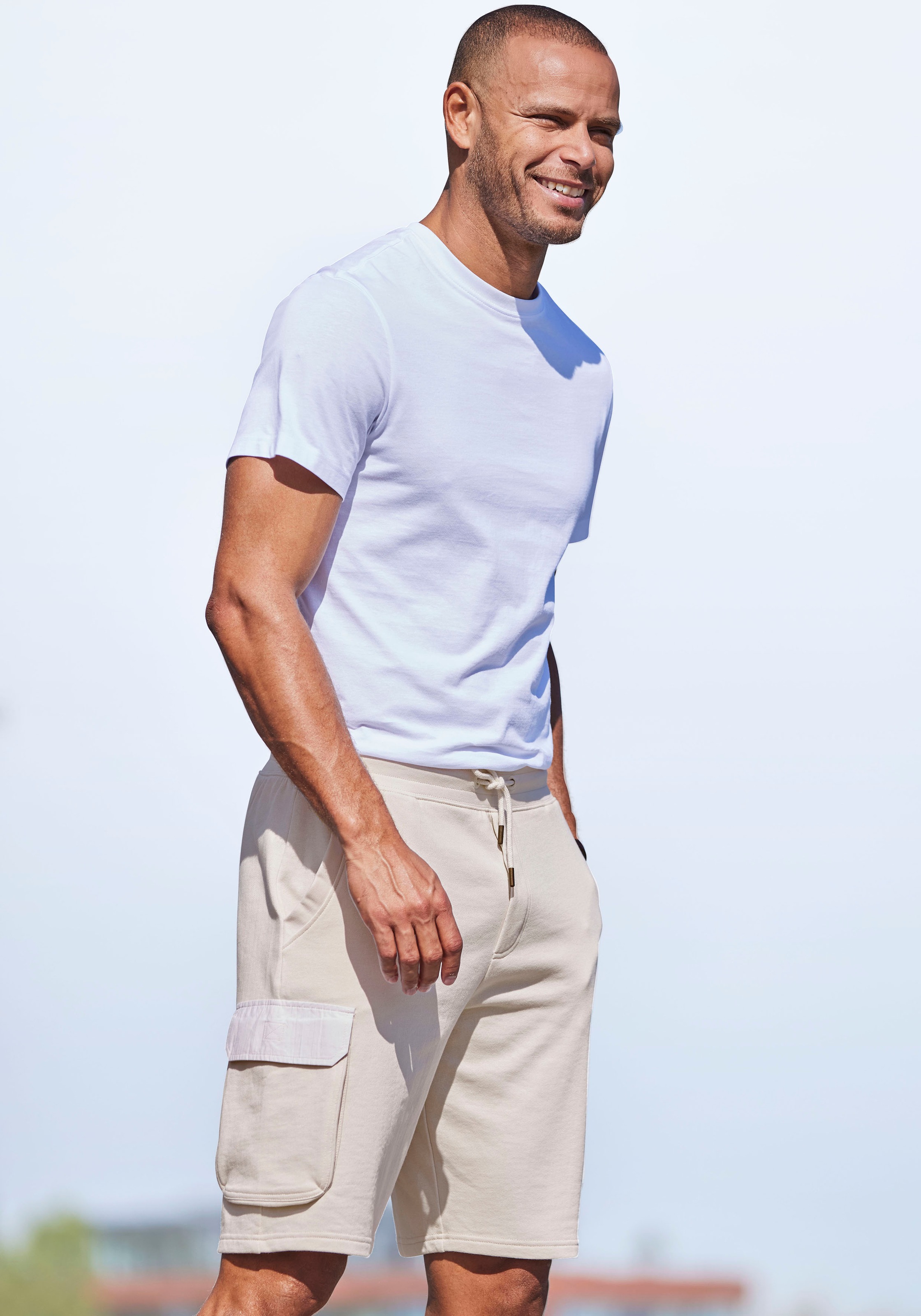 AUTHENTIC LE JOGGER Sweatshorts  Cargotaschen mit Webdetails