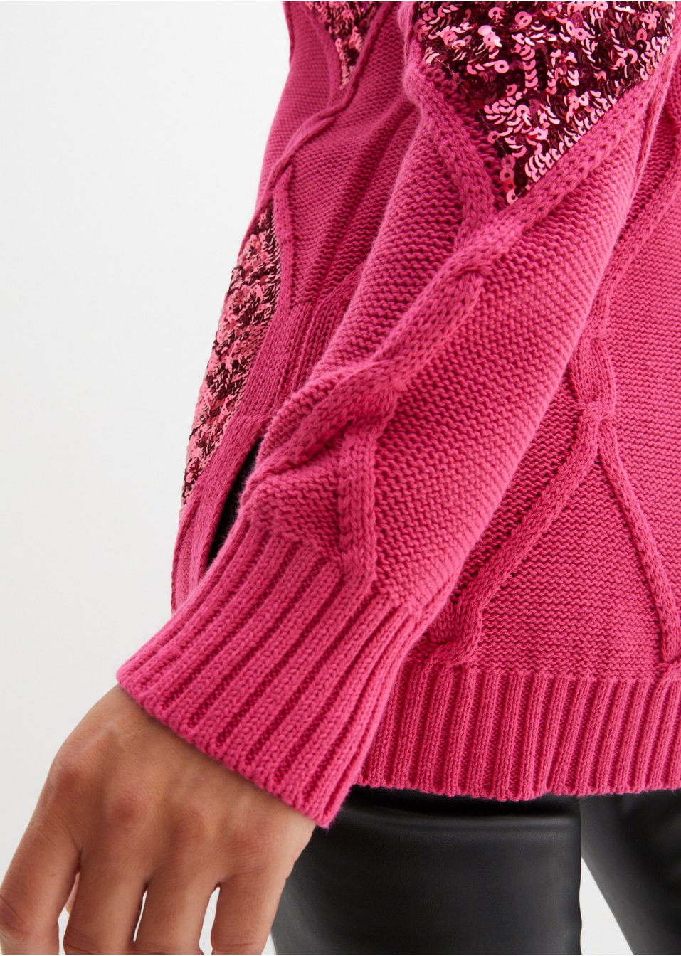 Pull en maille torsadée avec paillettes