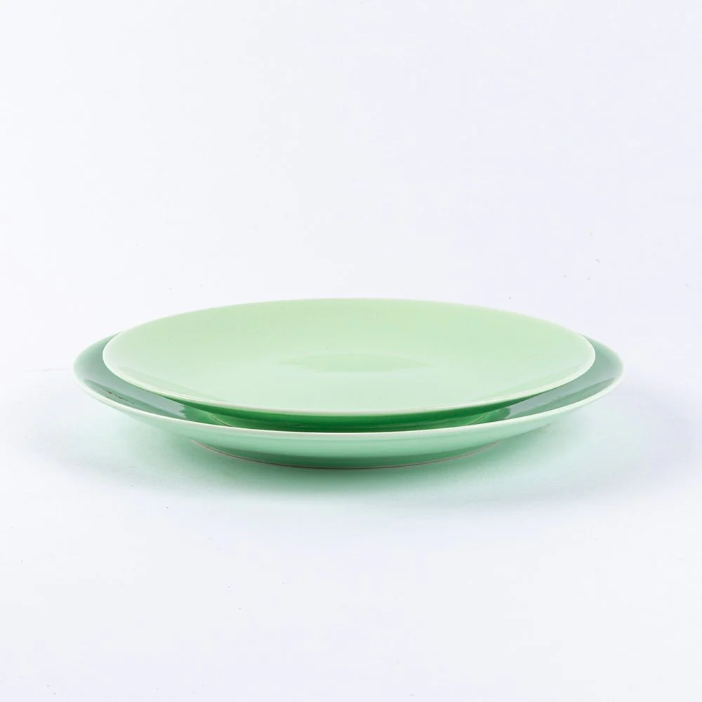 Assiette plate ronde 25cm verte OGRE La Fabrique