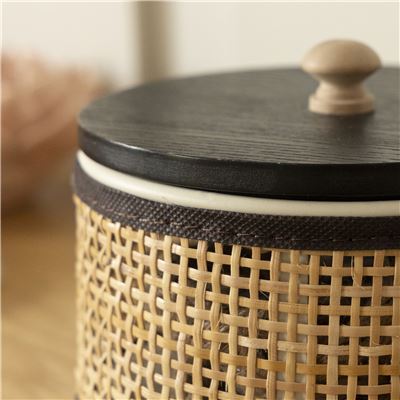 Boîte de rangement en bois et cannage
