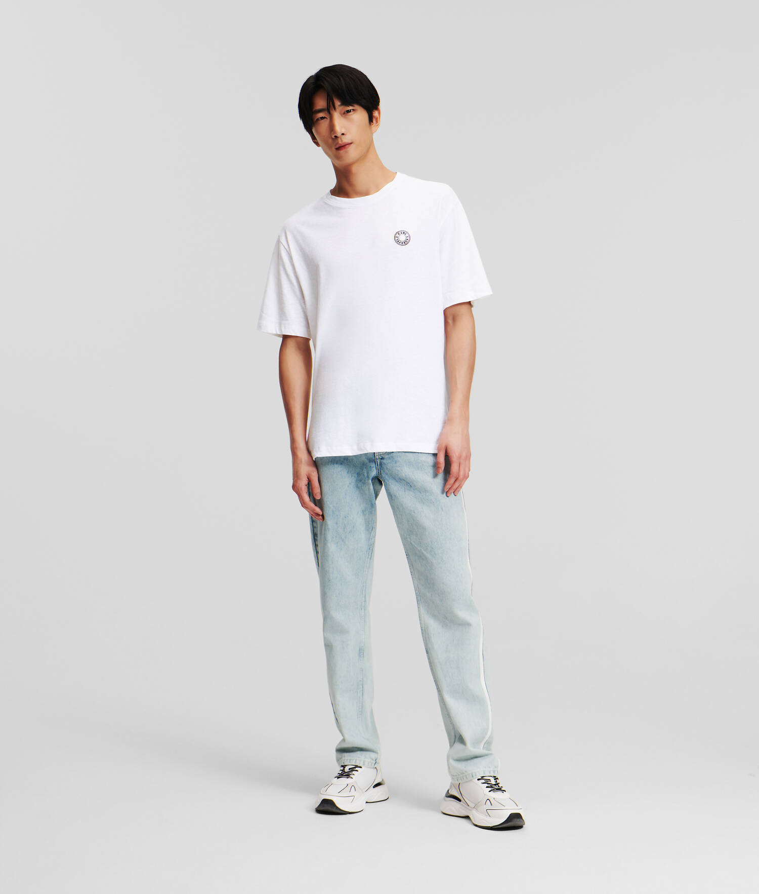 T-SHIRT À PETIT LOGO ROND