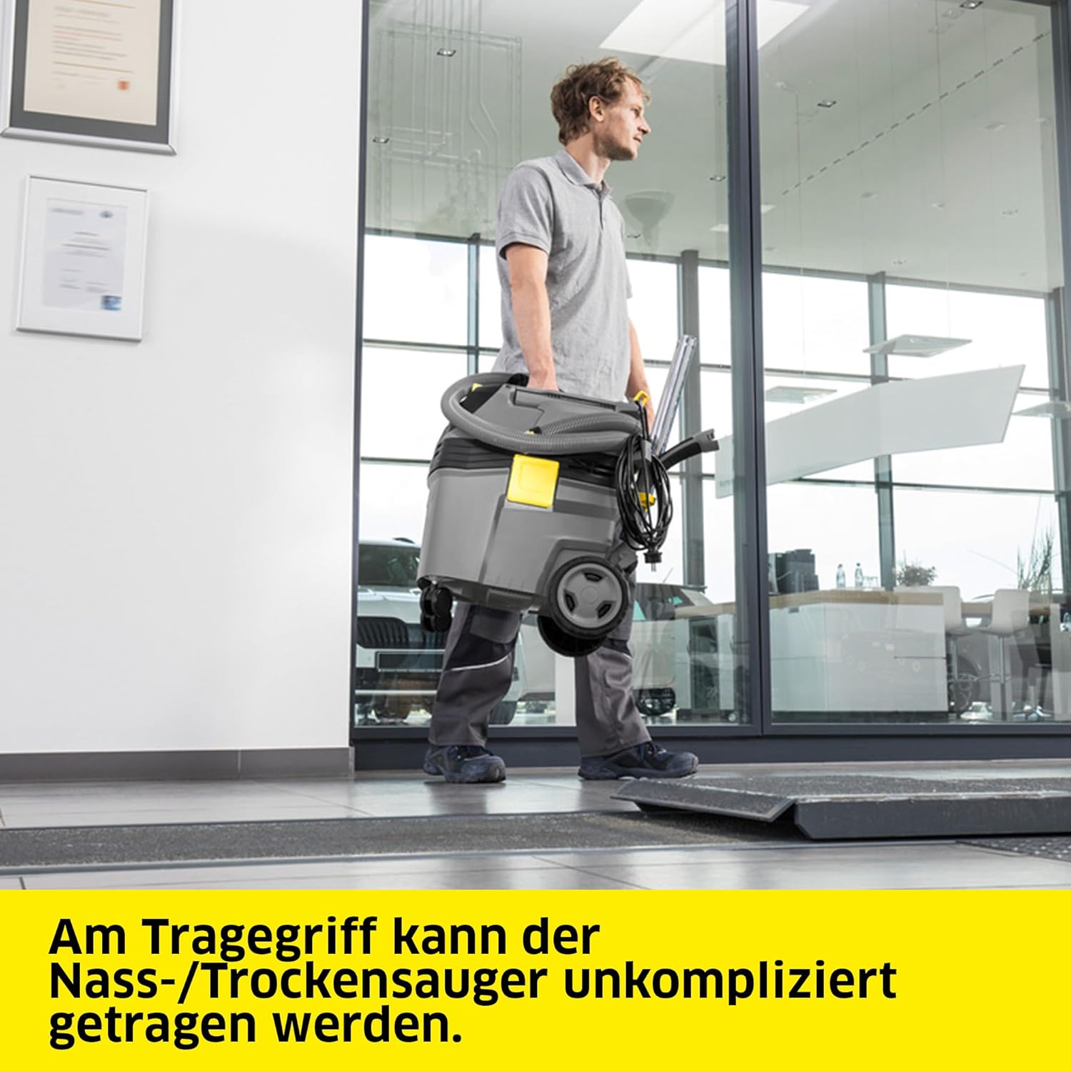Kärcher Nass-/Trockensauger NT 30/1 Ap L, Leistung: max. 1380 W, Kunststoffbehälter: 30 l, Saugschlauch 2.5 m, inkl. Flachfaltenfilter, Boden- und Fugendüse, Staubklasse L, Schutzklasse II