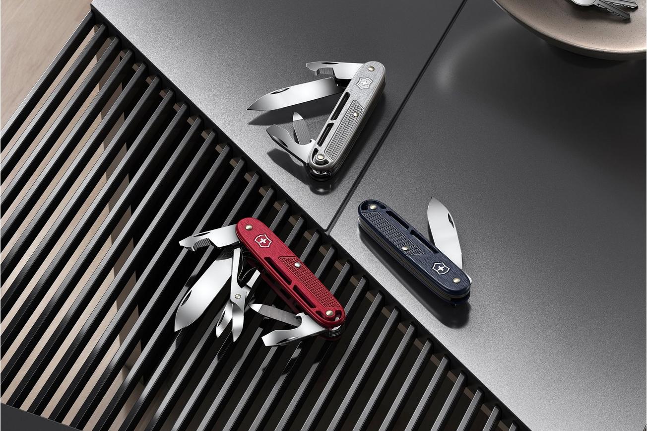 Victorinox Synergy Alox Refined Collection 0.8216.22 Dark Blue, Zwitsers zakmes