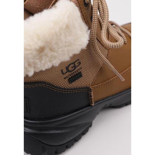 UGG - Yose Fluff V2 Marrón