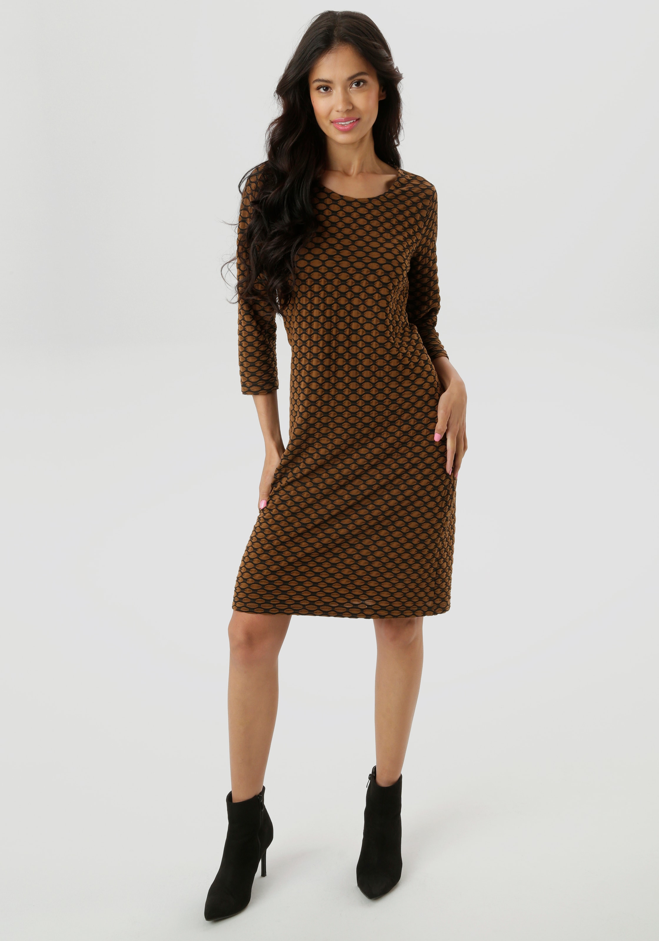 Aniston SELECTED Jerseykleid mit schöner Oberflächenstruktur und Wellenmusterung - NEUE KOLLEKTION