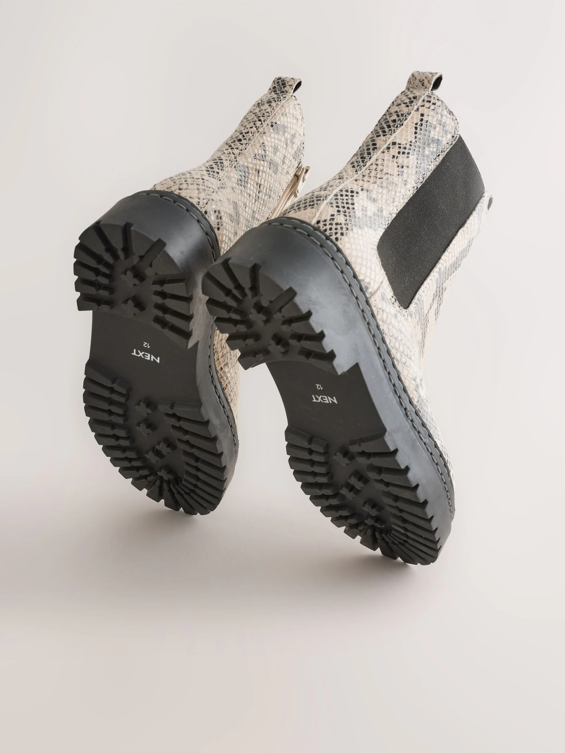 Bedrukt met neutrale slangenprint - Leren Chunky Chelsea Boots
