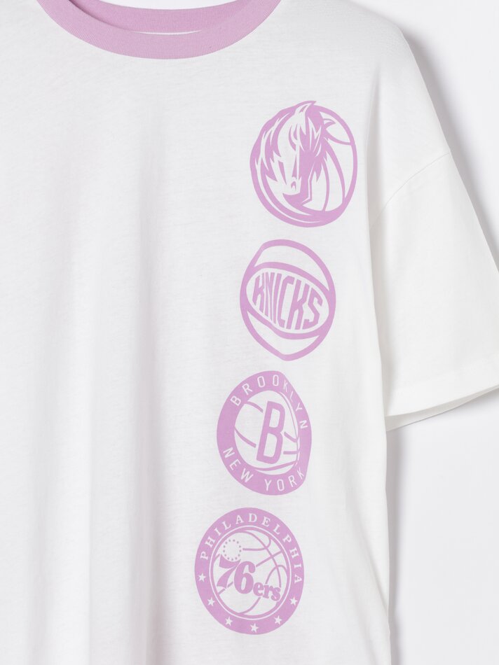 Camiseta NBA Estampada - Off White