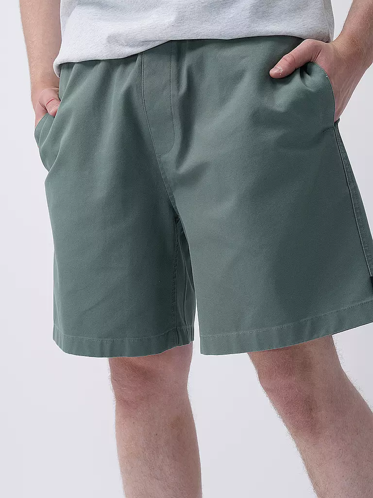 CARHARTT WIP Shorts MADOCK olive