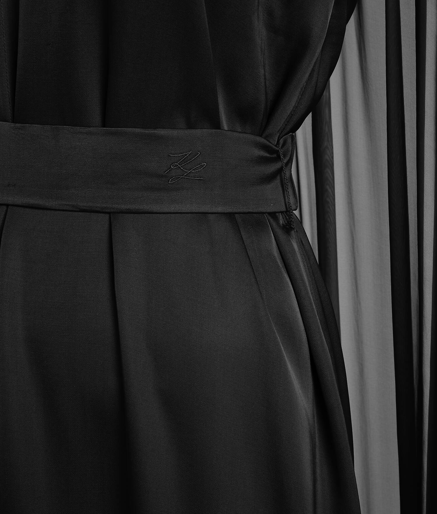 ROBE CAPE LONGUEUR MIDI