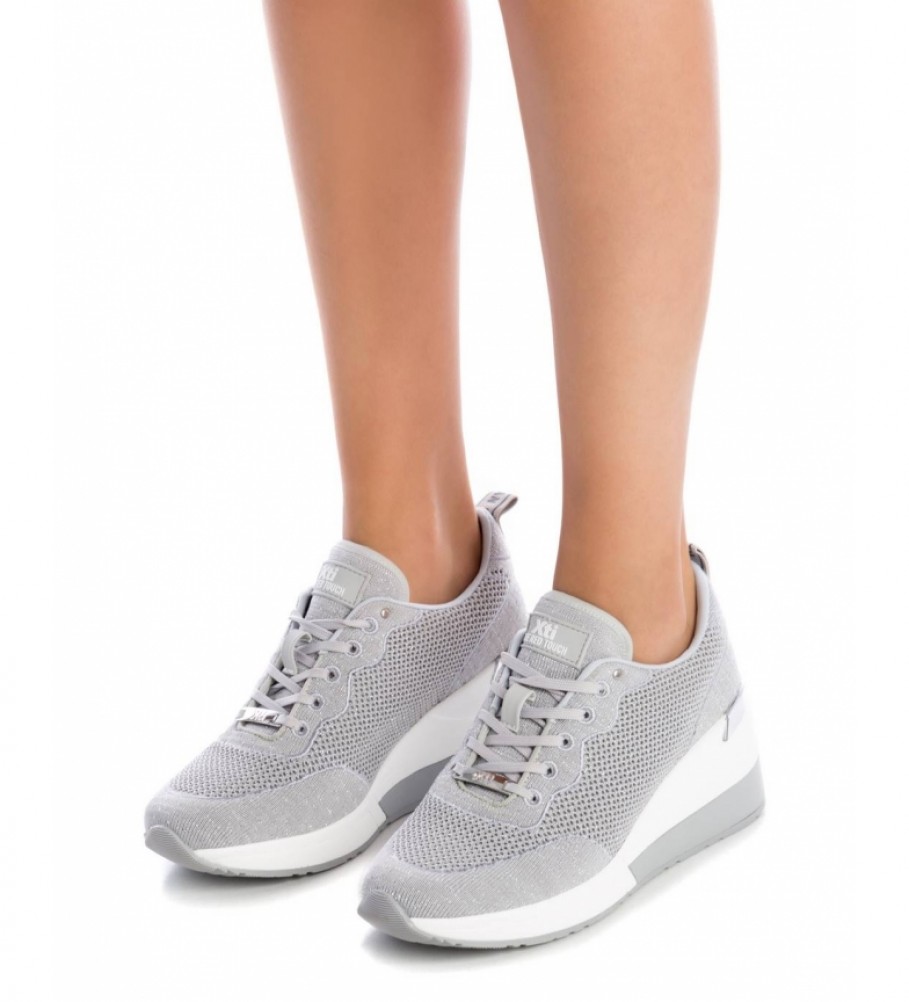 Tênis Xti 043798 cinza - Altura do salto: 7 cm -