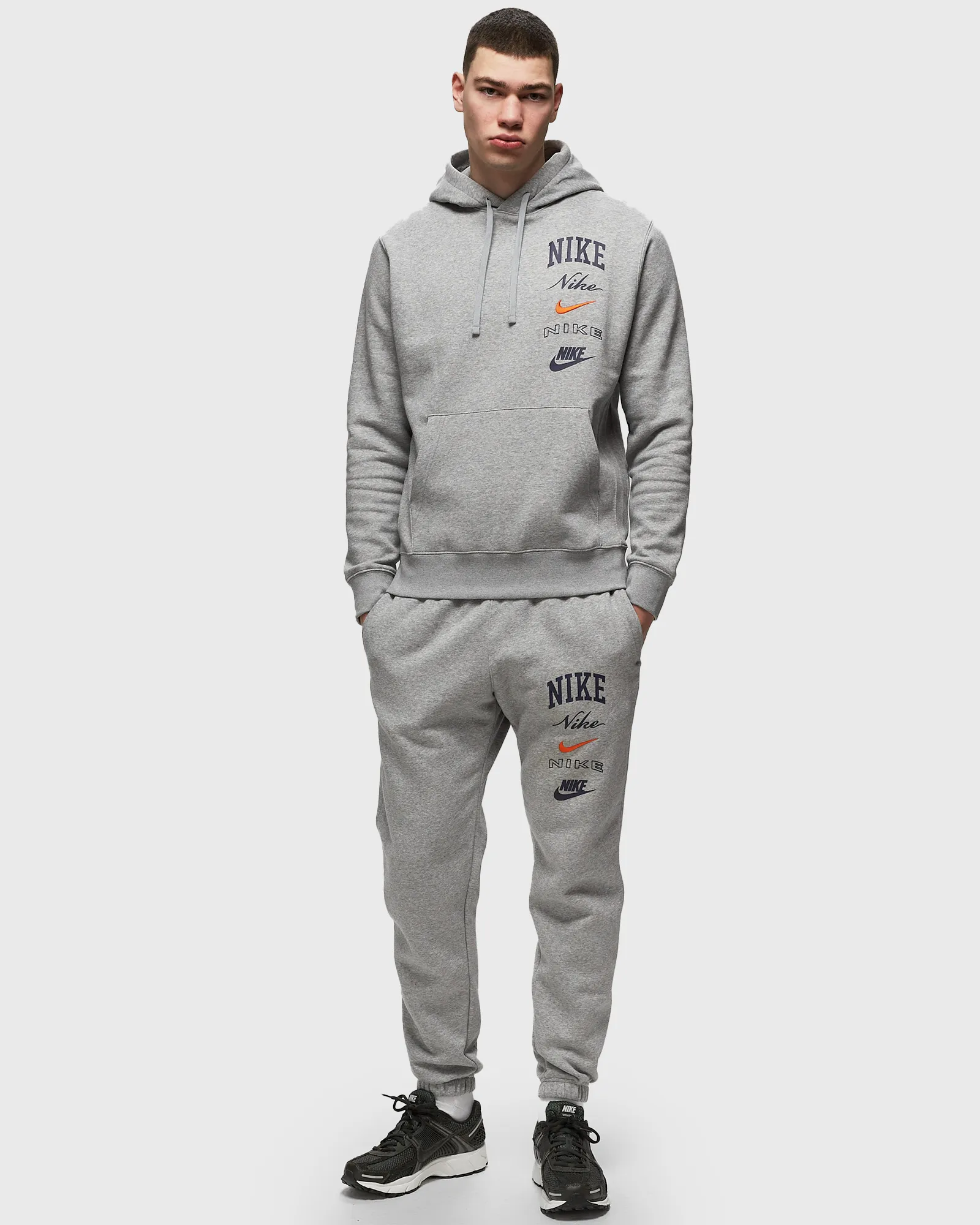 Moletom Nike Club Fleece com Capuz