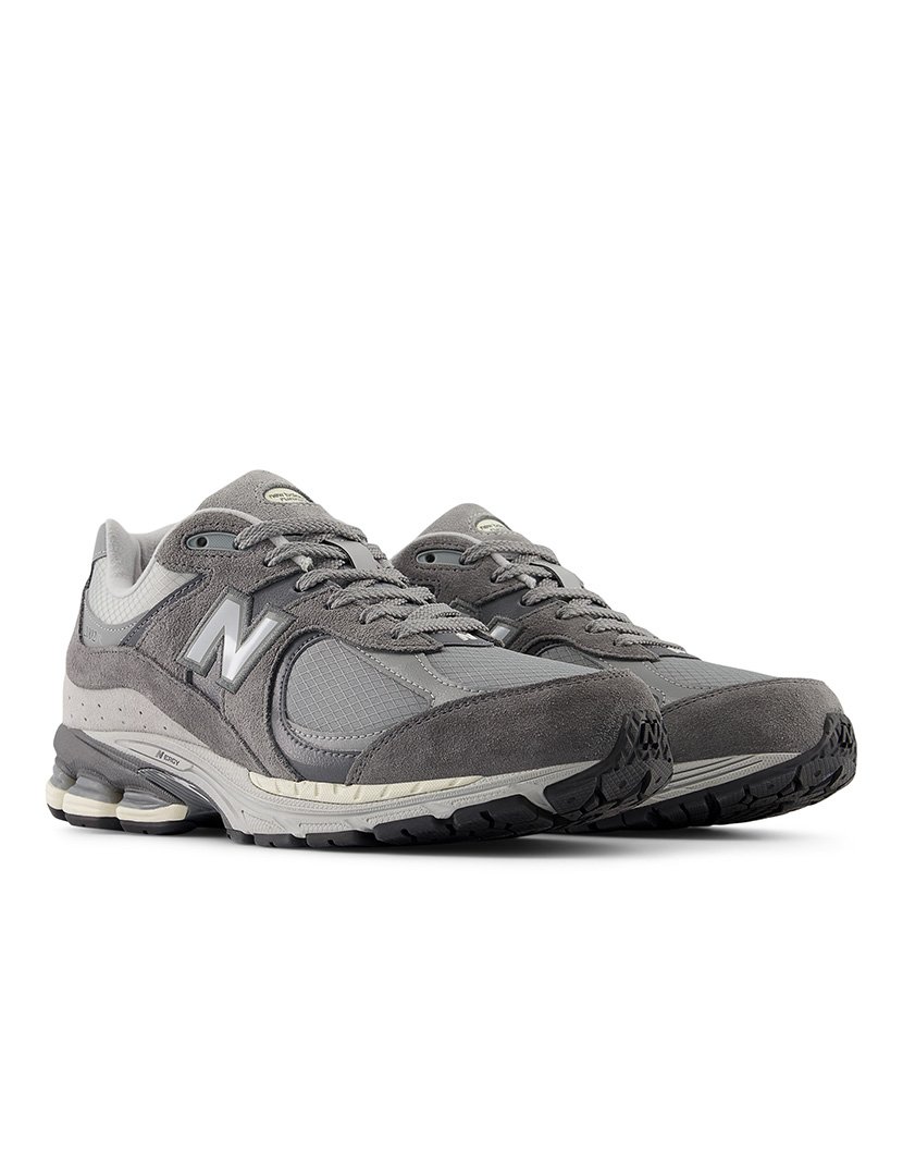 2002R Castlerock Sneakers