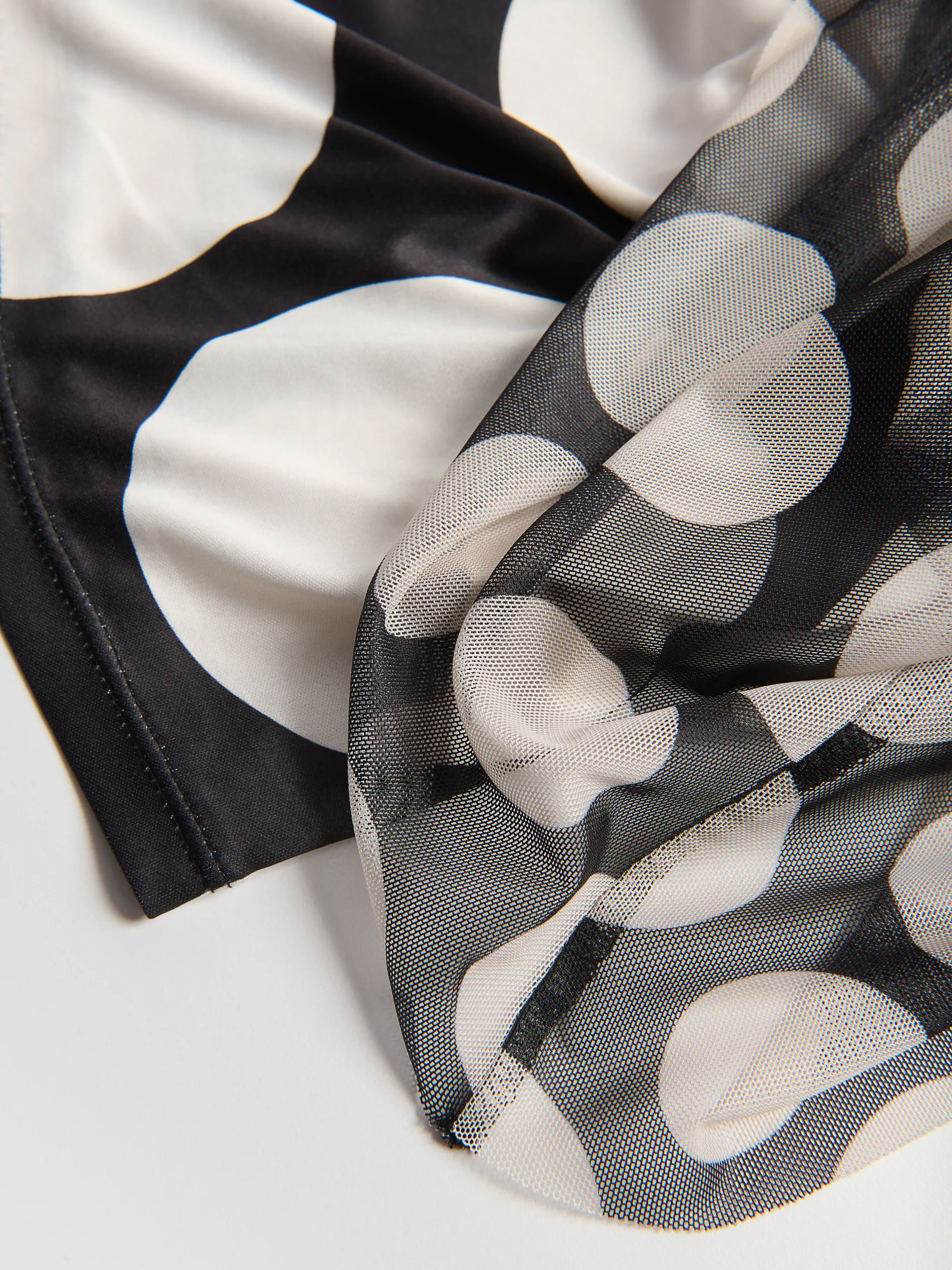 Bluse mit Schal