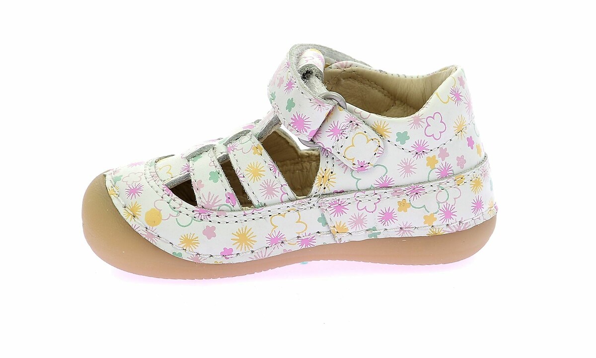 KICKERS<br>Sandálias fechadas de couro Sushy