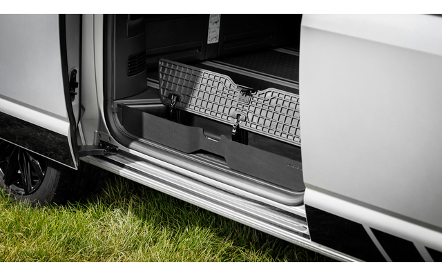 Onelevel Premium Trittstufeneinsatz passend für VW Multivan / California T5/T6/T6.1 / Transporter T5/T6/T6.1