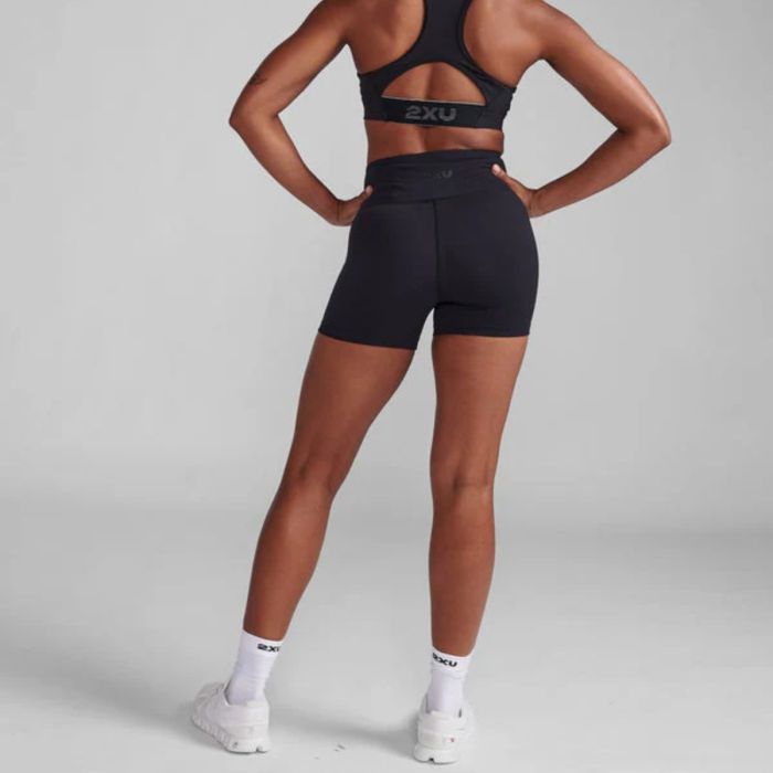 2XU Dame Korte tights Form Soft Touch Hi-Rise Compression Shorts Sort