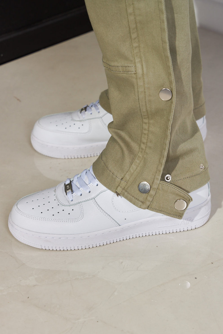 Jogger pant kaki à boutons