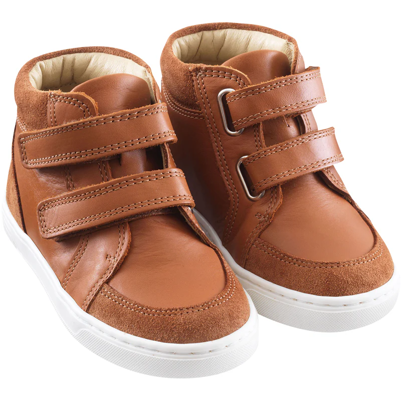 Sneacky cognac