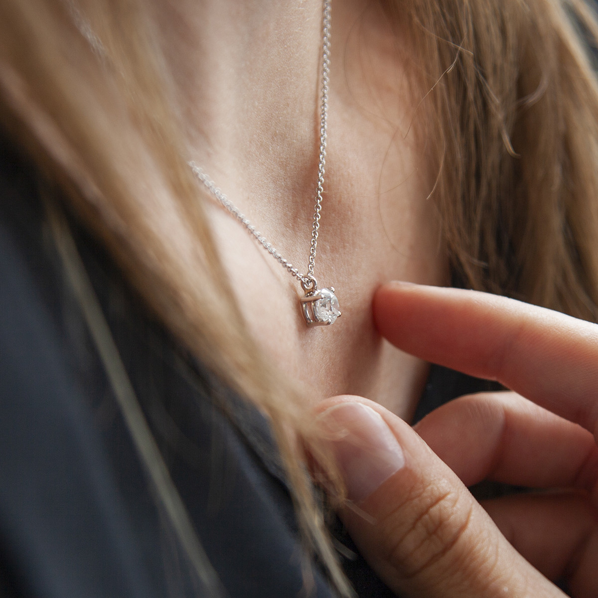 Collier d'occasion or 750 blanc diamant