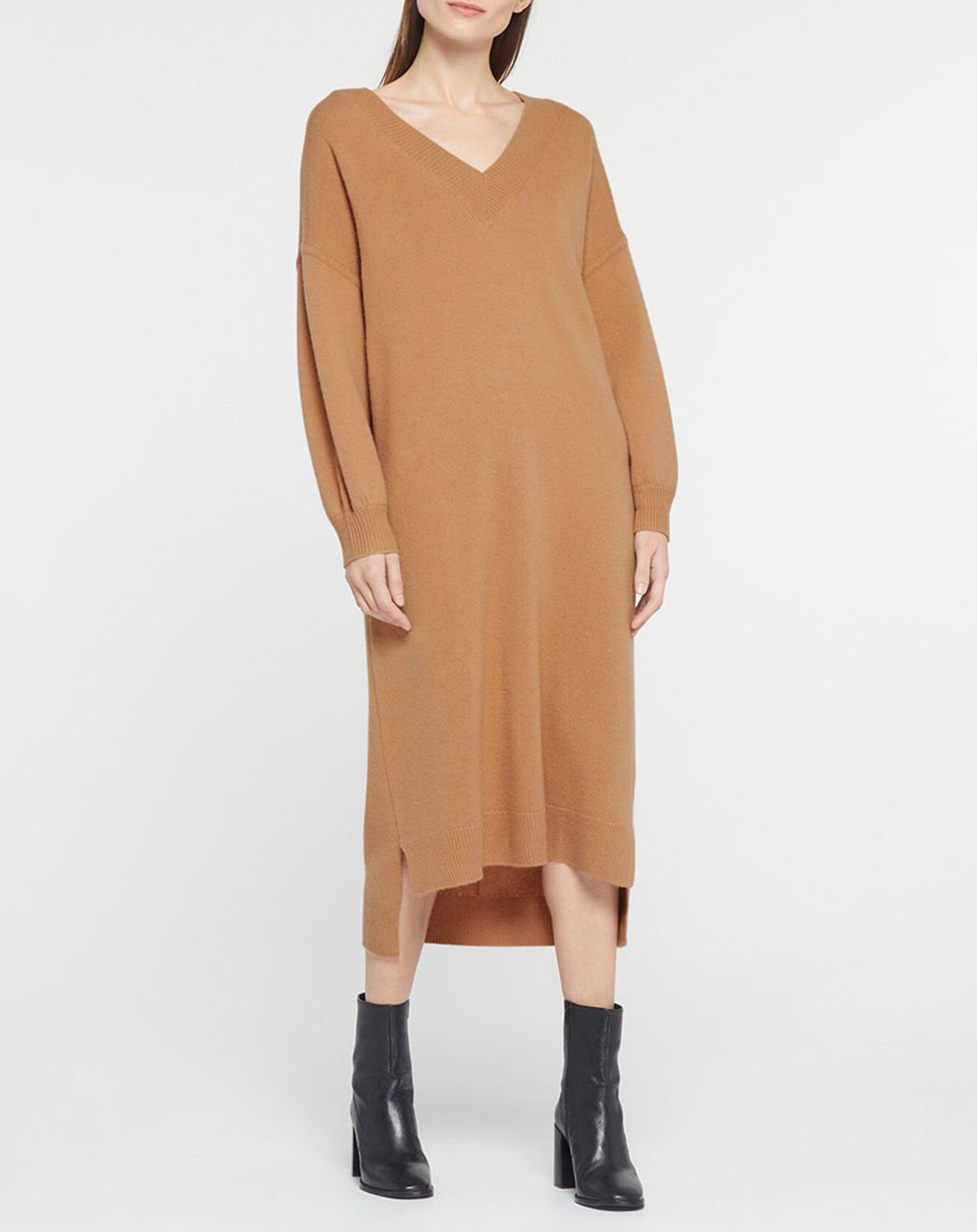 Galeries Lafayette Robe pull en Laine & Cachemire Divine col V camel