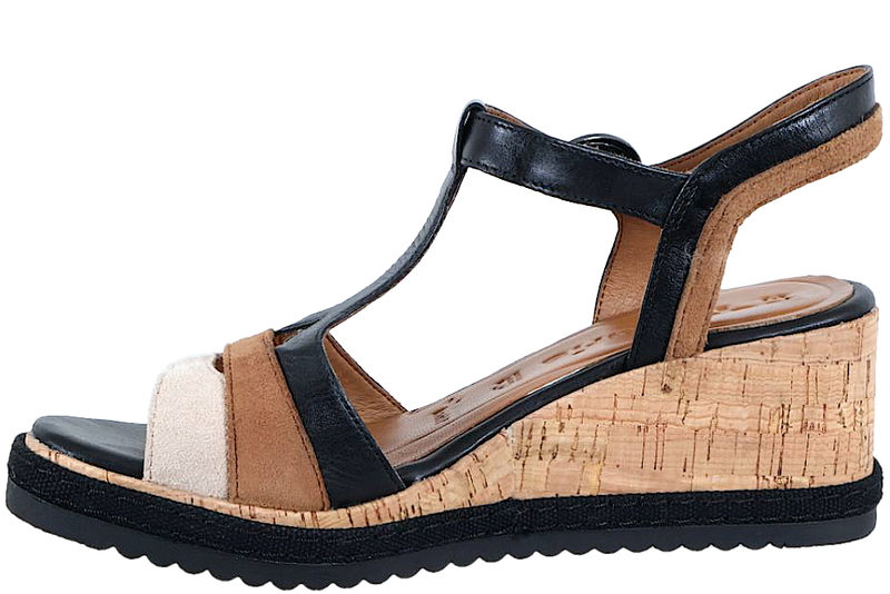 TAMARIS SANDAL I MULTIFARVET SKIND PÅ KILEHÆL