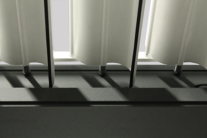 Pergola bioclimatique adossée manuelle aluminium Salto 4,13 x 3,08 m LDD