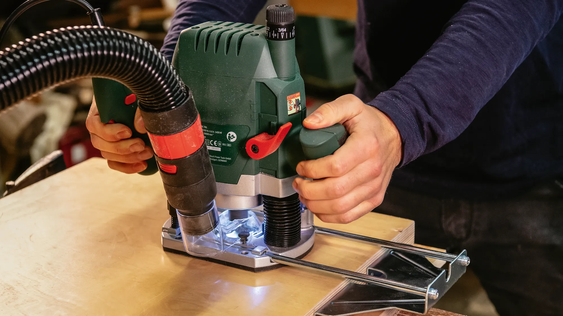 Bosch Home & Garden  Oberfräse POF 1400 ACE    Elektrische Oberfräse mit ausgezeichneter Präzision bei Holzarbeiten