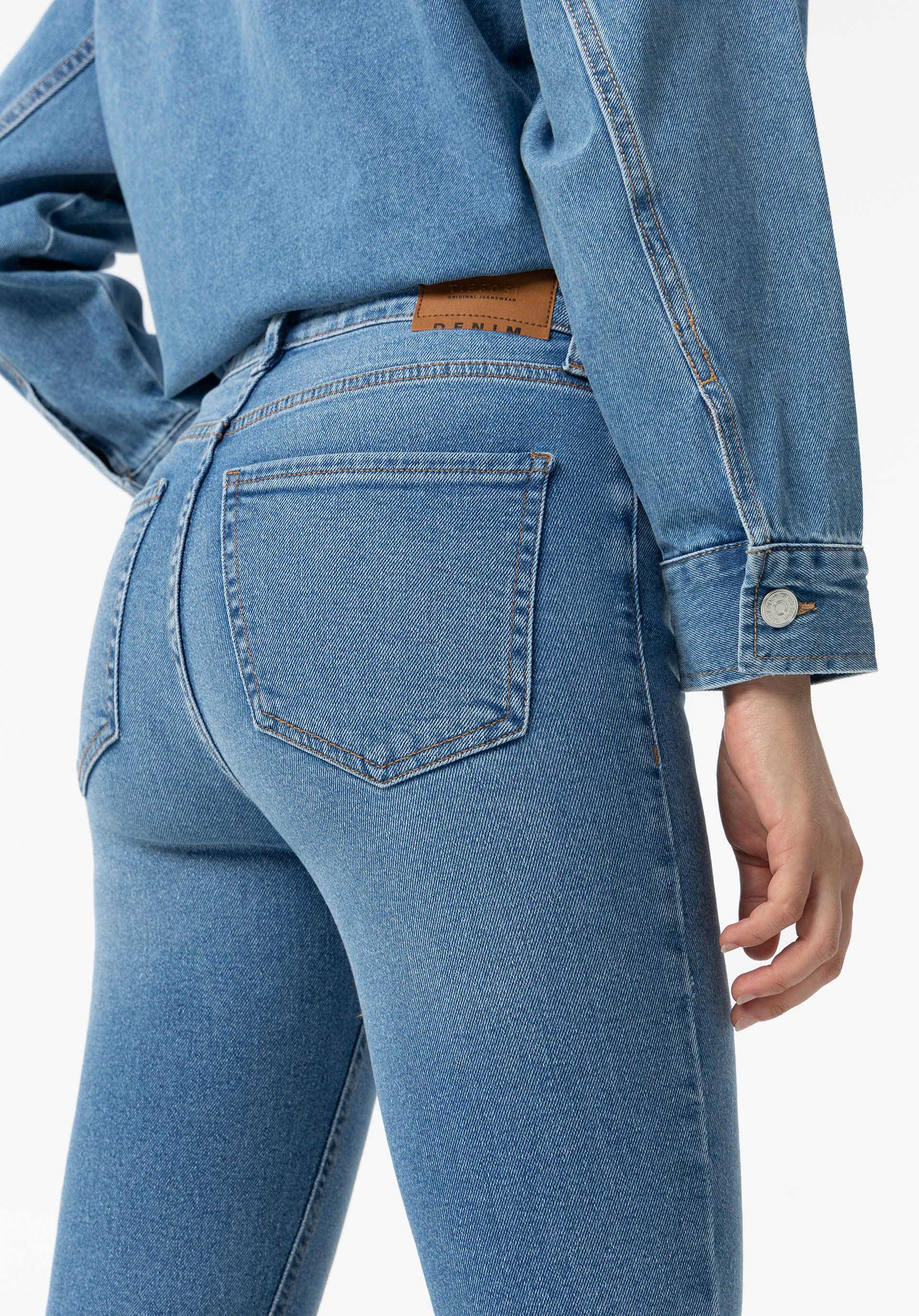 Jeans Megan Cropped Flare Cintura Alta