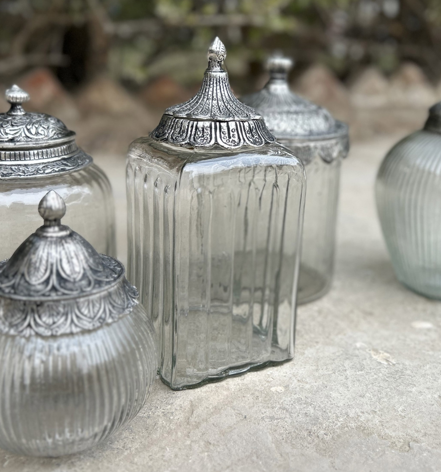 Bonbonniere mit Metalldeckel, silber, H 27 cm, B 13 cm, L 13 cm von fischer's lagerhaus