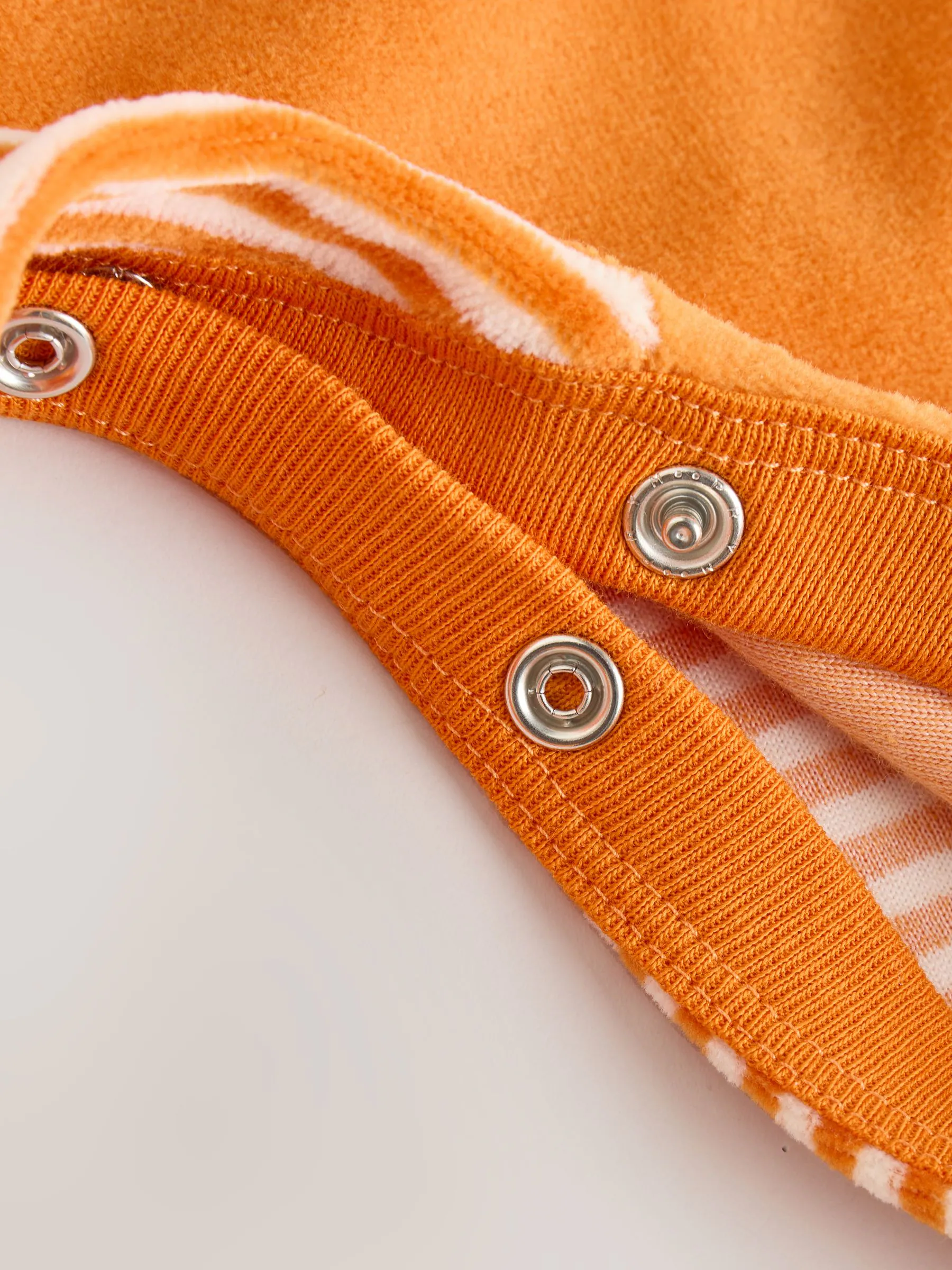Oranje - Halloween velours babyrompertje met pompoenprint (0mnd-2jr)