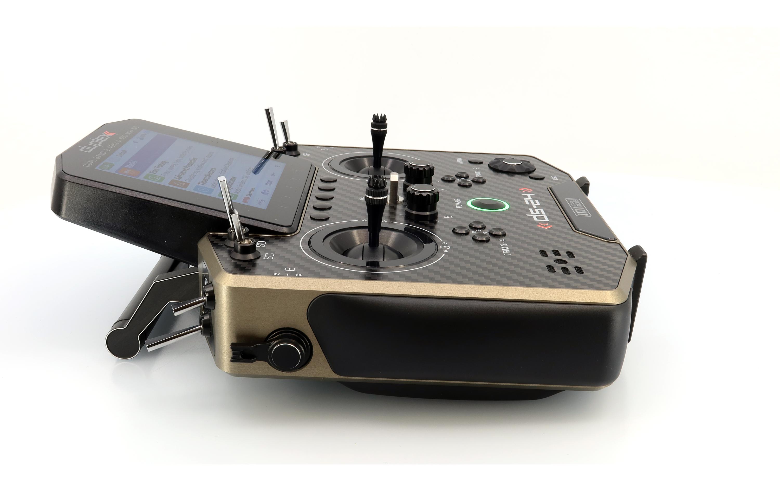 Fernsteuerung DS-24II Carbon Line Bronze 24 Kanal, Duplex EX<br>Professioneller 24-Kanal-Sender mit Geber auf Rückseite und Carbon-Frontplatte