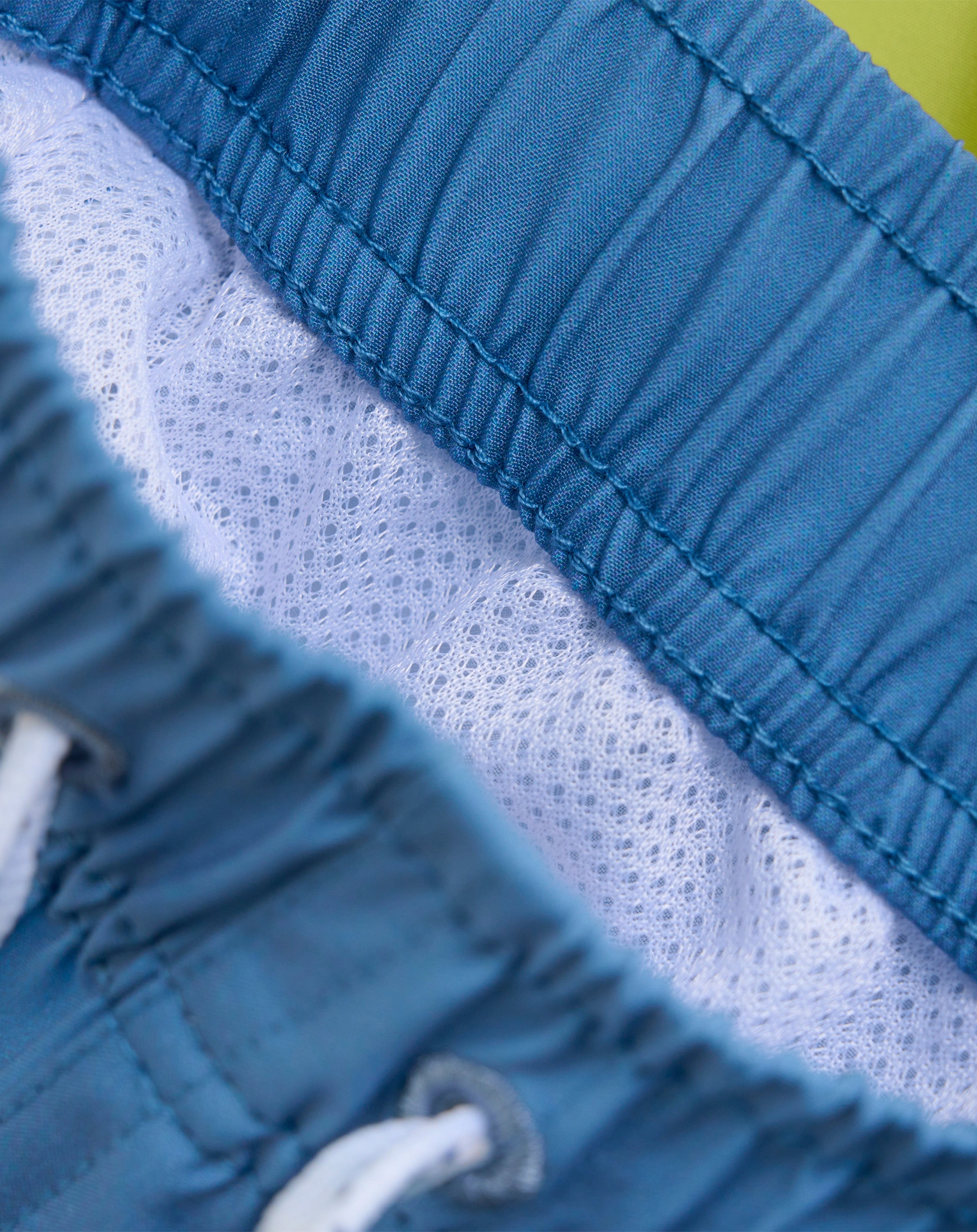 Badeshorts COLOR VIBES in limelight