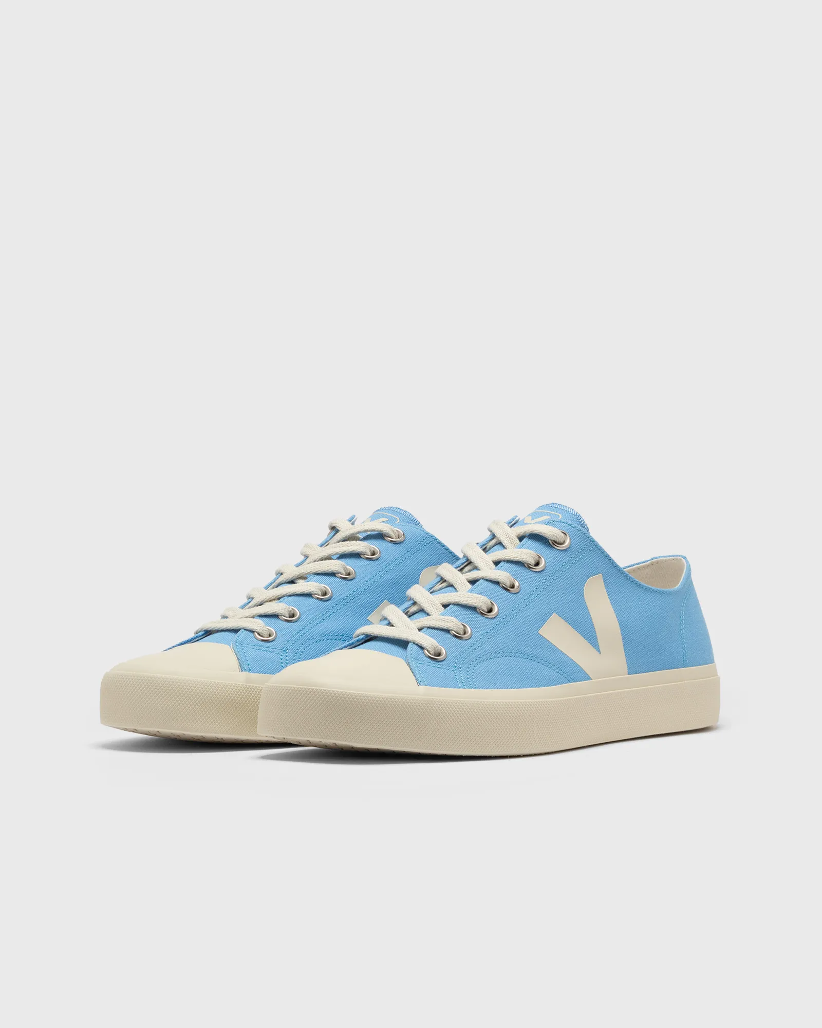 Veja WATA II LOW CANVAS