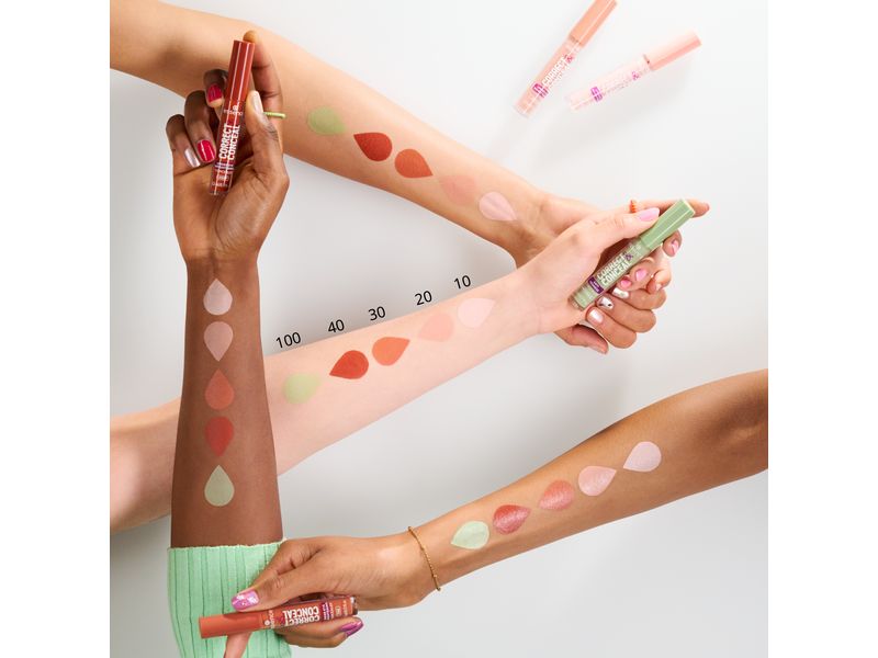 essence Concealer Correct and Conceal 40 rot Aufhellender Concealer für die Augenpartie in einem dunklen Terrakotta-Ton