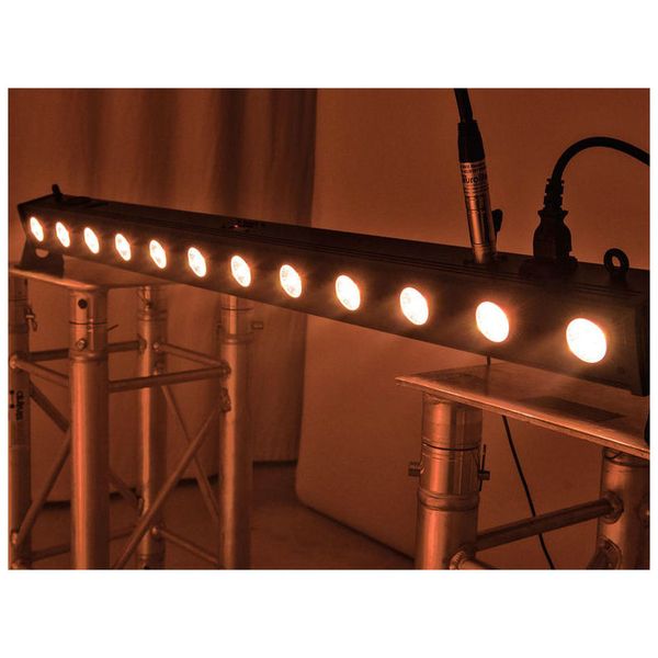 Eurolite LED Bar-12 QCL RGBA