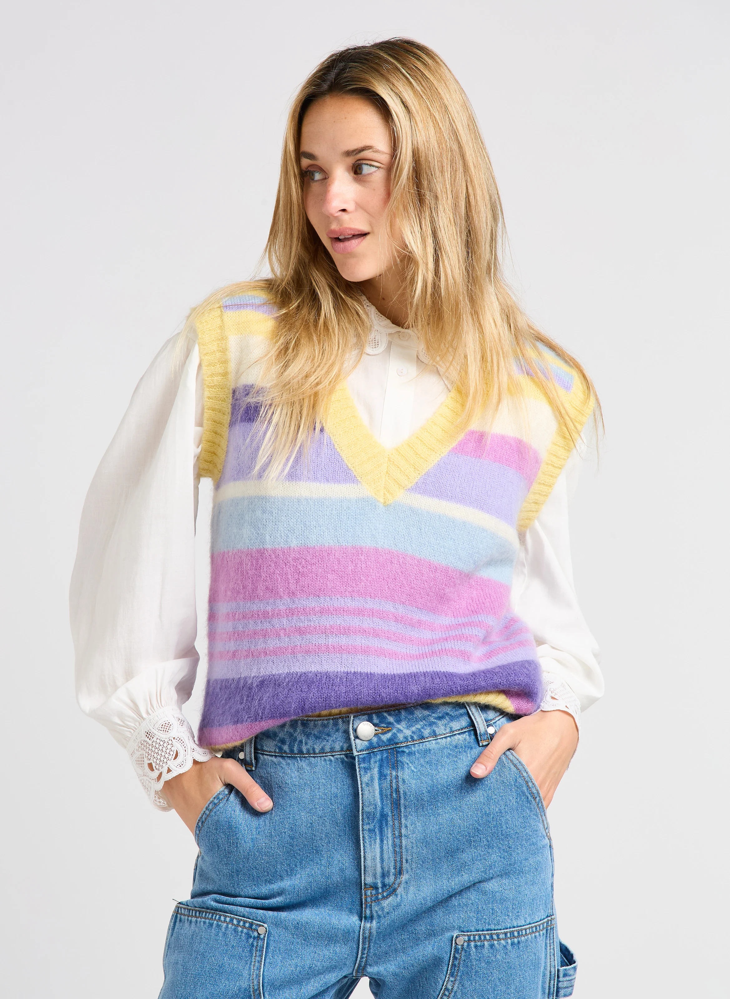 PAKALIS - Pull droit sans manches col V en maille | Violet