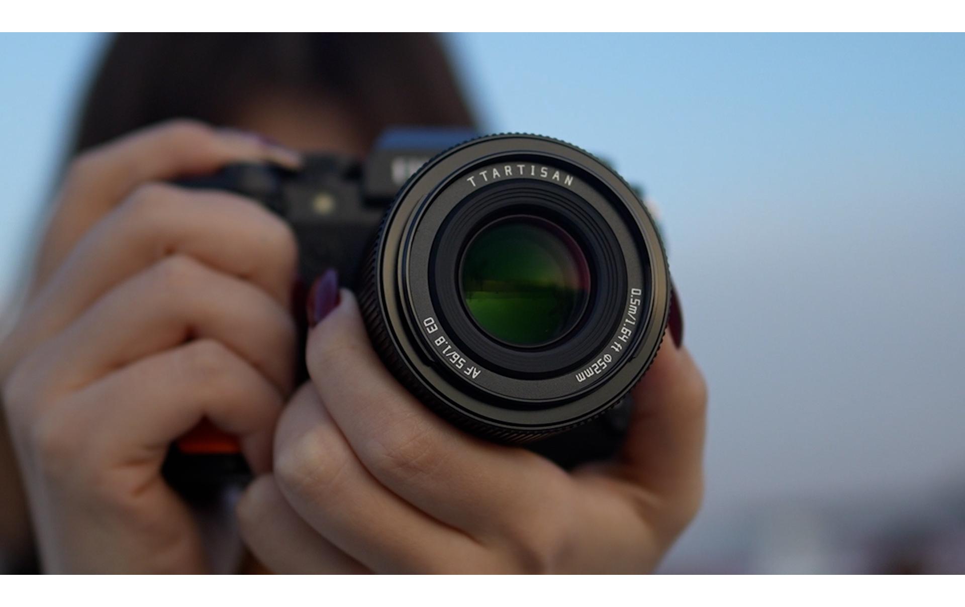 Festbrennweite AF 56mm F/1.8 – Sony E-Mount<br>Leichtes Objektiv, ideal für Porträts