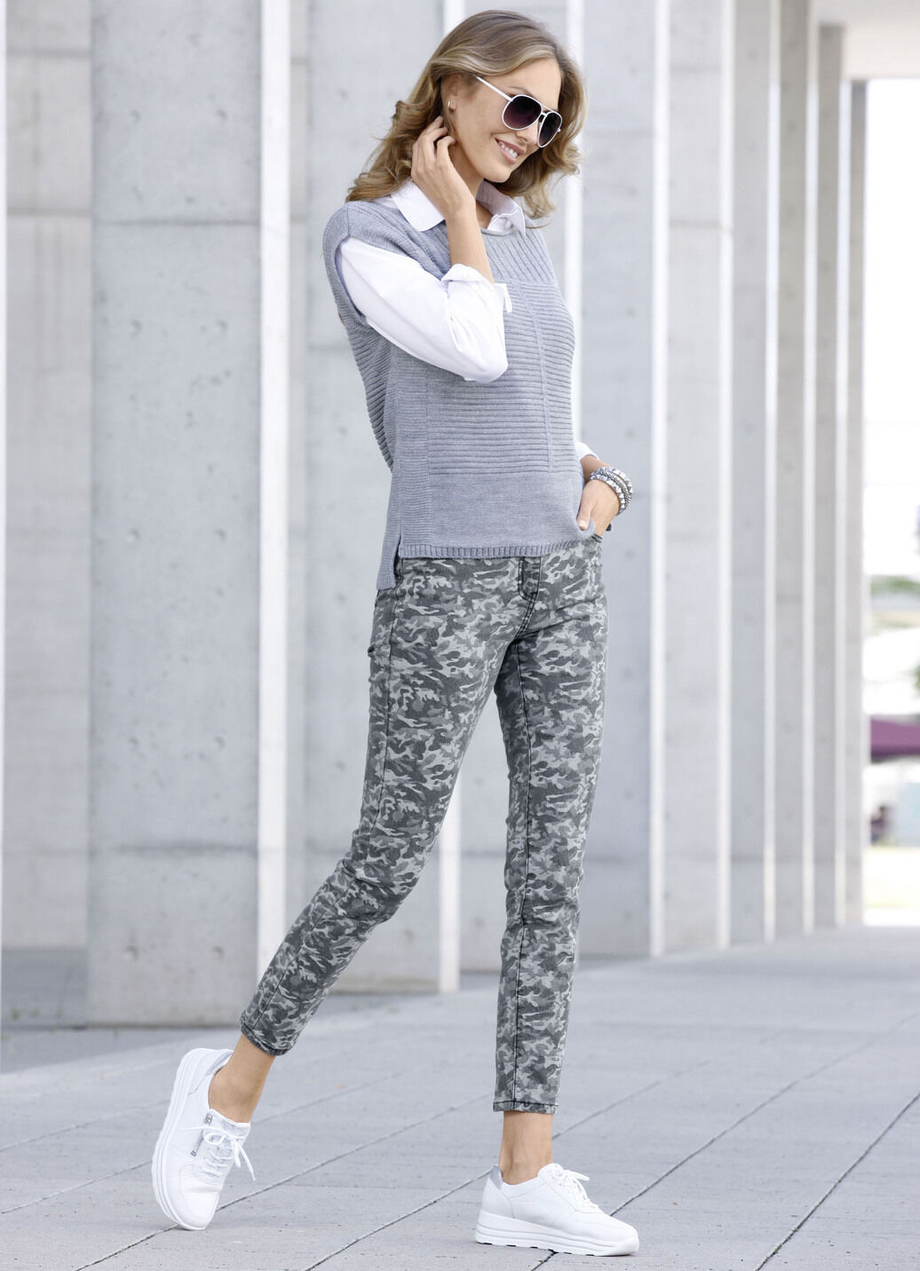 Jeans mit Camouflage-Dessinierung